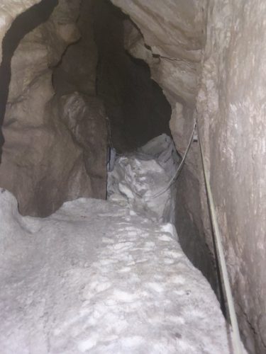 برف بعد از چاه اول غار جوجار
