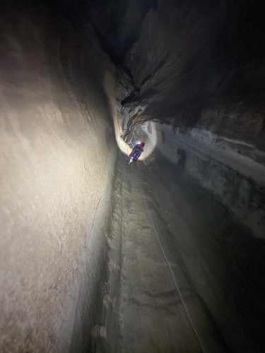 غار جوجار - در حال صعود در عمق حدود 400