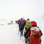 تسویس سوری - برف روی لباس و کوله پشتی کوهنوردان