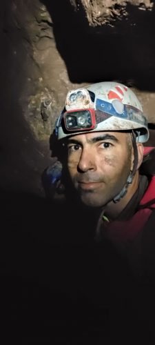 غار پراو (پرو) - یادبود انتهای چاه - رول بالای سیفون