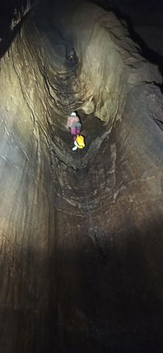 غار پراو (پرو) - صعود از چاه شماره 16