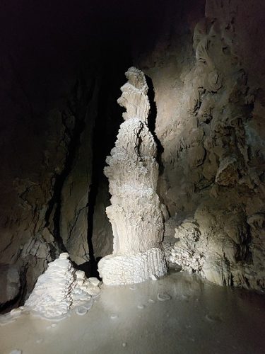 غار تانا - استلاگمیت (گرز رستم)