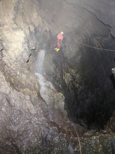 غار جوجار 1402- چاه دوش