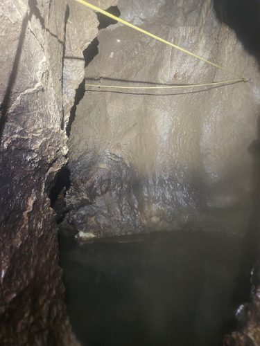 غار جوجار 1402- تراورس های عمق حدود 700